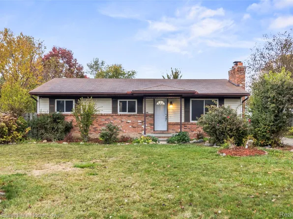 19295 Brandt St, Roseville, MI 48066