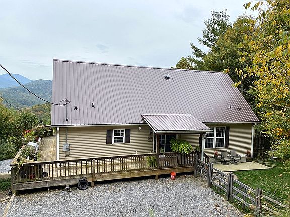 3rd image of 96 Historic Oak Dr