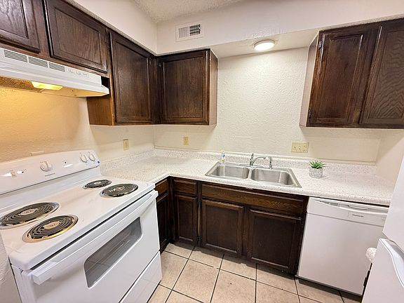 2nd image of 1700 SE Barlow Dr APT 42