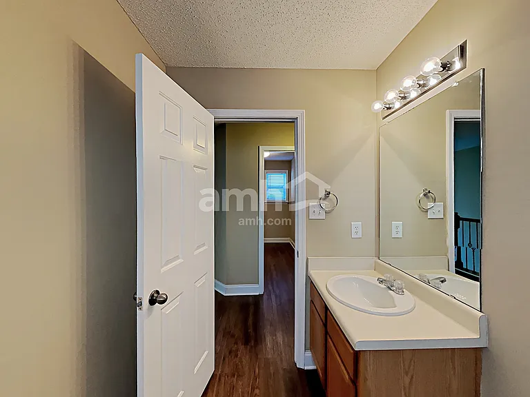 13634 Riding Hill Ave — Photo 17
