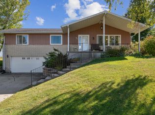 601 6th Ave SW, Cascade, IA 52033