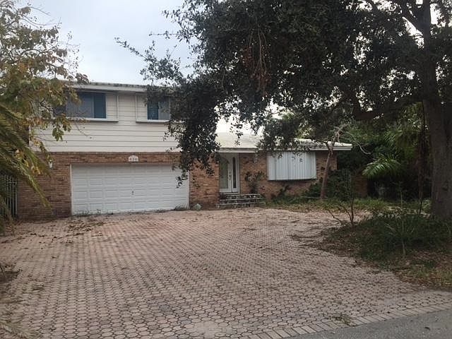 1st image of 520 SE 18th Ave
