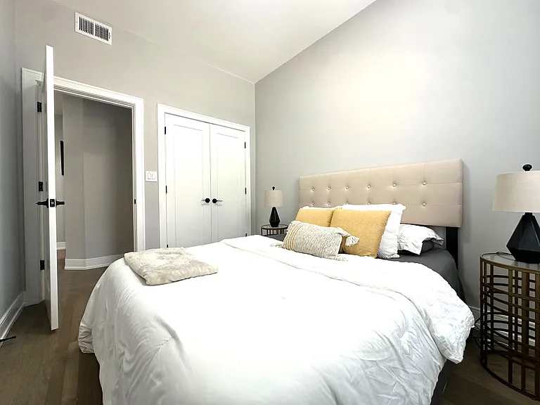 3836 N Wilton Ave #1 — Photo 14