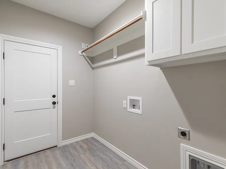 7900 Freedom Crest Ave — Photo 17