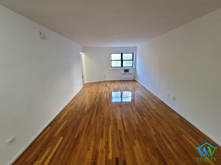 2875 Bainbridge Ave #A7 — Photo 1