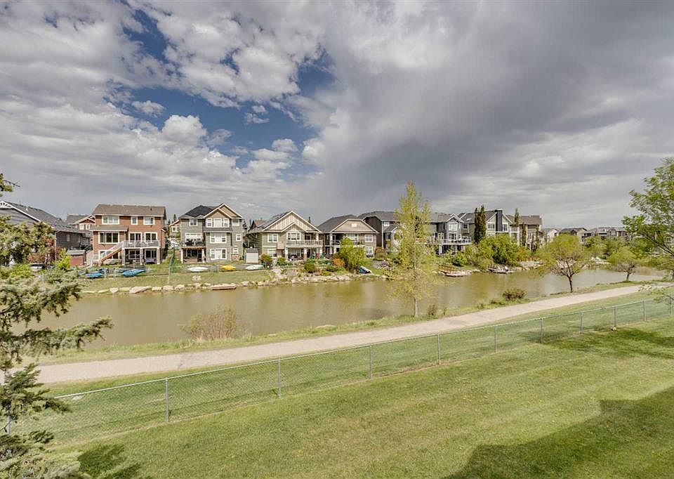 1st image of 212 SE Bayside Point SW