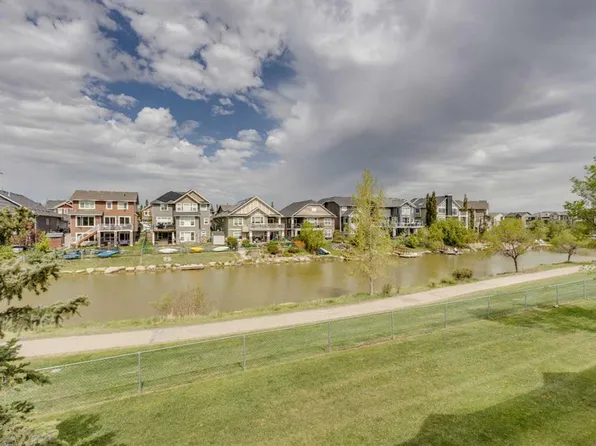212 SE Bayside Point SW, Airdrie, AB T4B 0V3