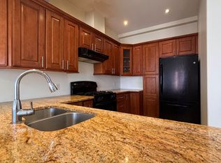130 Wellington St N #201, Hamilton, ON L8R 1N3