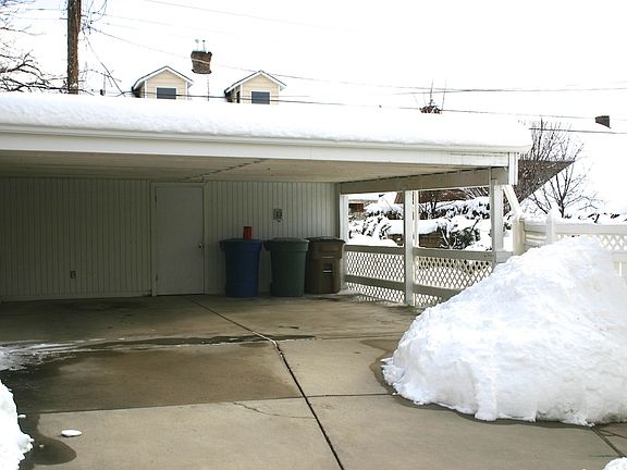 2nd image of 1832 E Herbert Ave