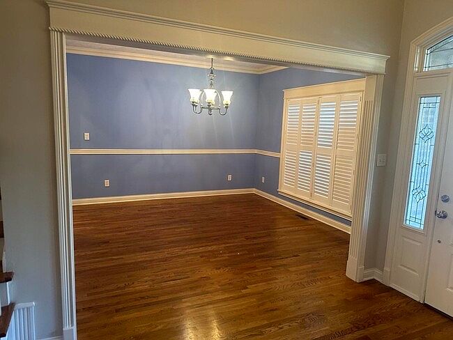 2nd image of 2711 Avondale Dr