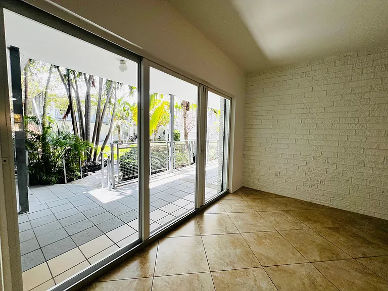 944 Bay Dr #12 — Photo 10