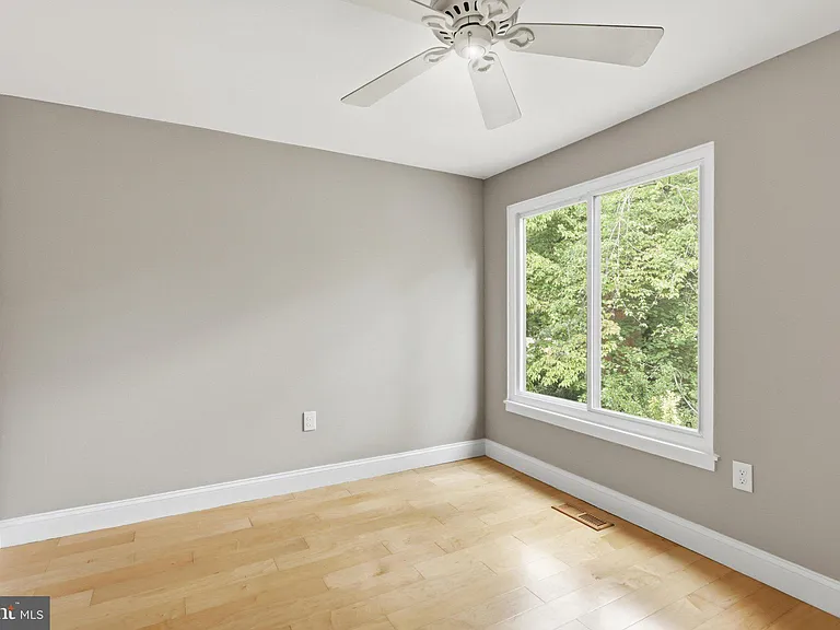 11092 Saffold Way — Photo 21