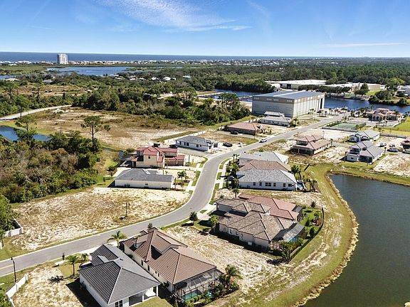 2nd image of 6 Rio Vista Dr