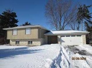 338 Skylark Dr, Bloomingdale, IL 60108