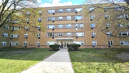2025 W Granville Ave #305 Photo 1