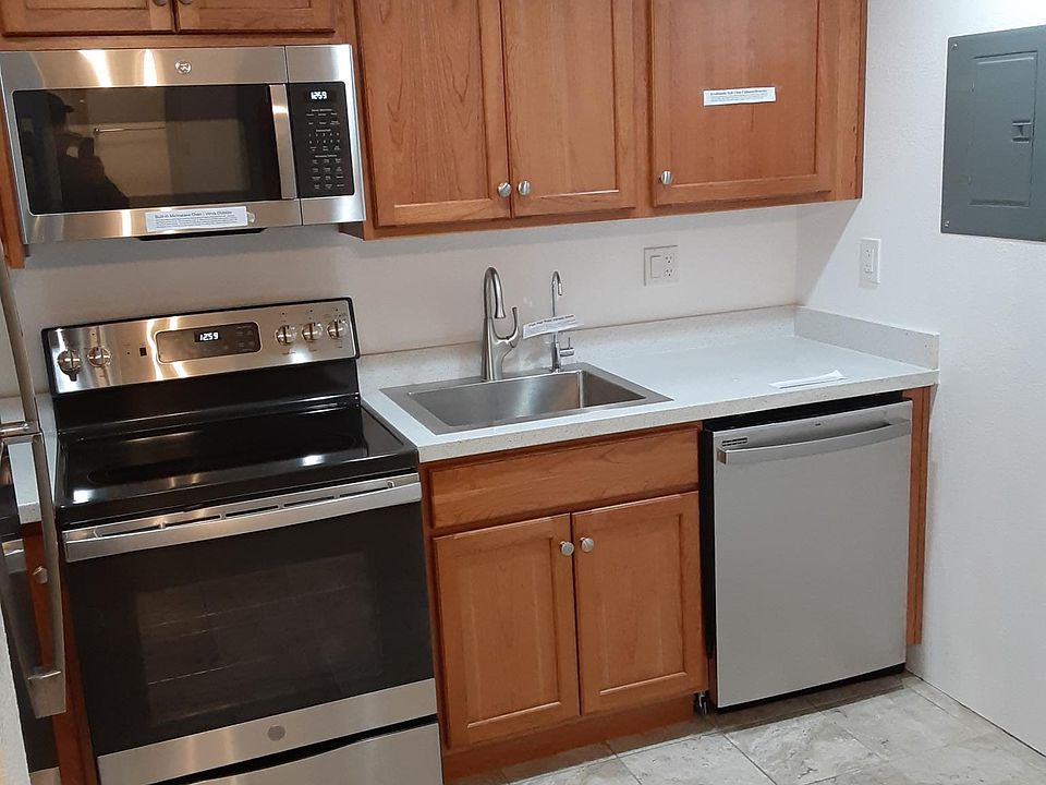 1st image of 950 Linden Ave APT 214