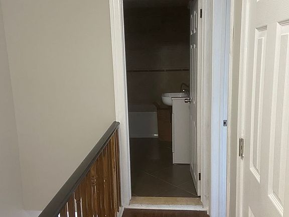 5th image of 1914 Ashley St
