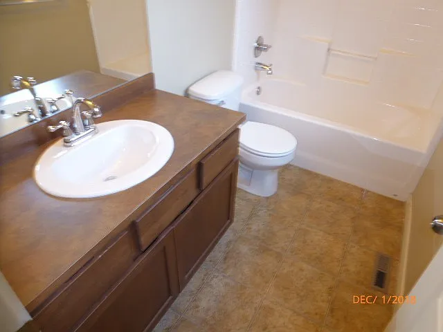 10934 Eastridge Dr NE — Photo 18