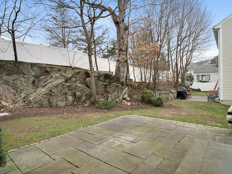 18 Rippowam Rd #2B — Photo 23
