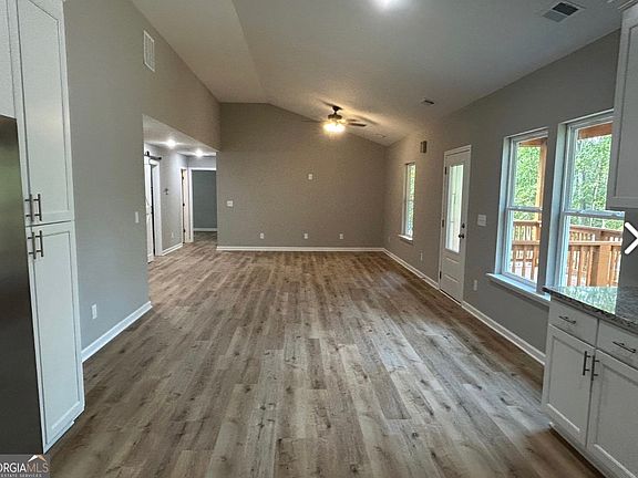 5th image of 39 Huckleberry Ln