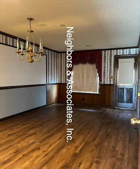 305 E Parrish Dr — Photo 10