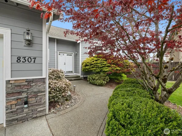 8307 210th Avenue Ct E, Bonney Lake, WA 98391