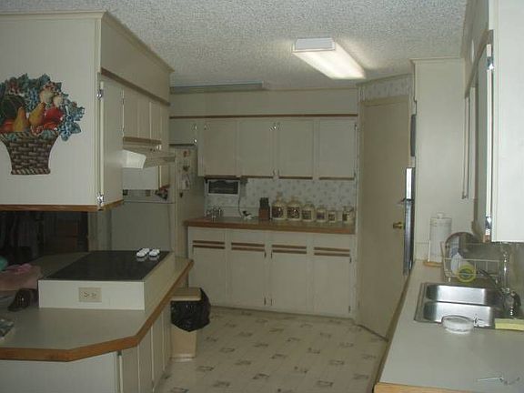 family rm and kitchen