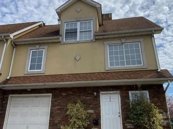 200 N Walnut St, East Orange City, NJ 07017