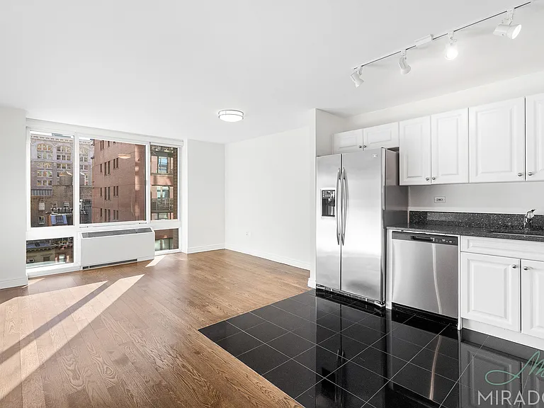 60 23rd St #1107 — Photo 3