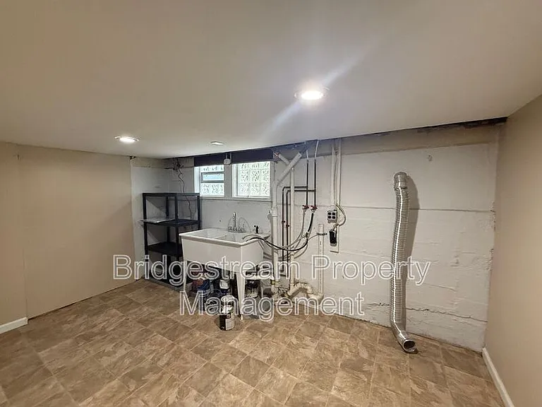 56 Telford Ave — Photo 17