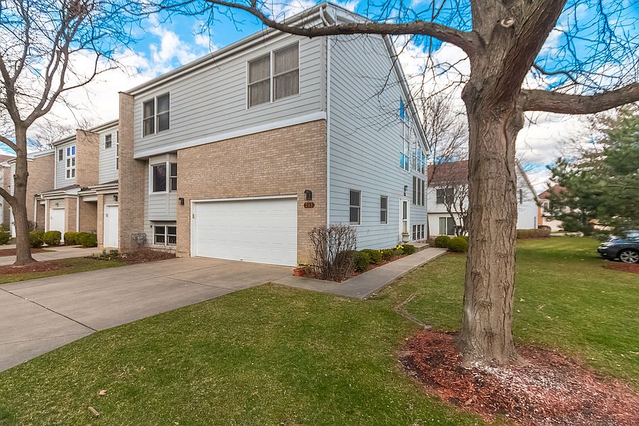 1st image of 211 Thomas Dr