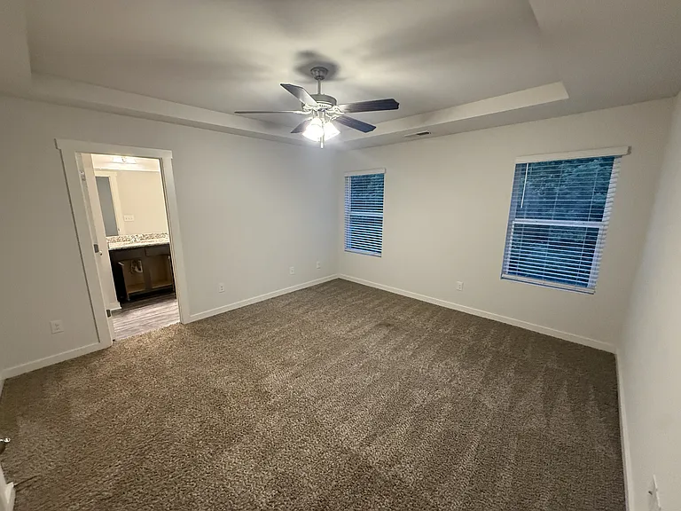 680 The Heights Ln — Photo 3