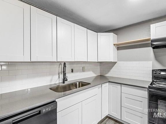3rd image of 420 S 1st Ave #1