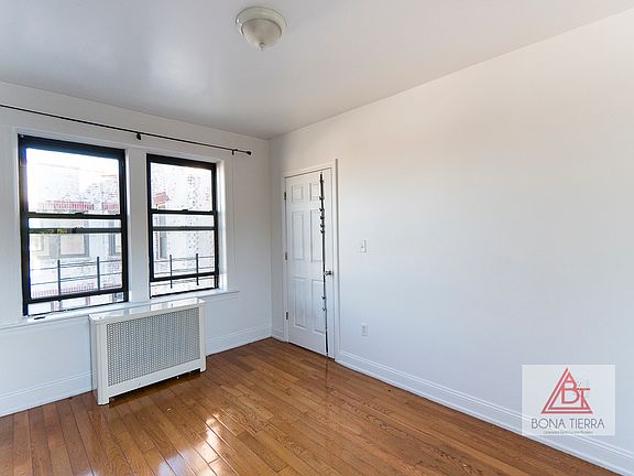 4th image of 3962 65th St #4B