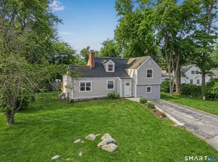 39 Crane Rd, Stamford, CT 06902