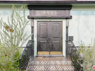9945 Young Dr, Beverly Hills, CA, 90212