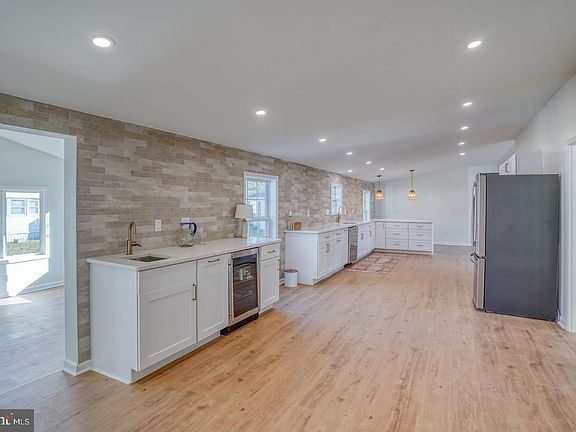 2nd image of 34669 Deck St #46446