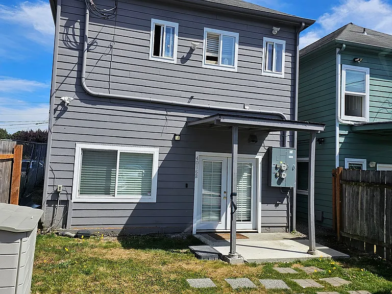 4016 Hoyt Ave #B — Photo 1