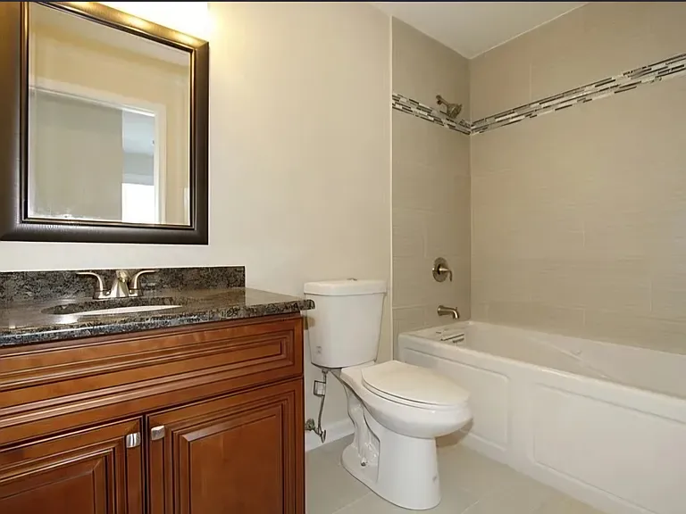 1939 Woodside Ln — Photo 12