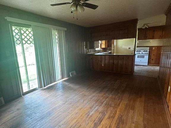 5th image of 245 Shady Cir