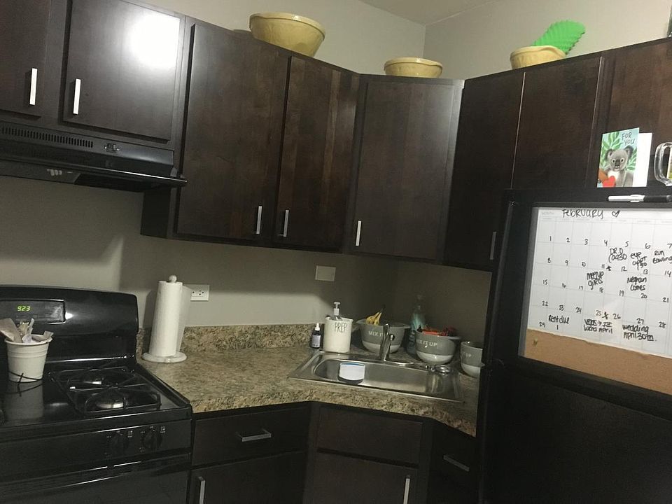 1st image of 1352 1/2 W Argyle St APT 2W