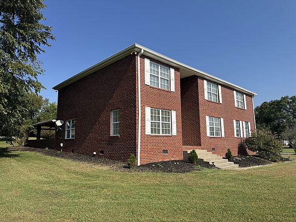 2nd image of 1805 Pointe Ct