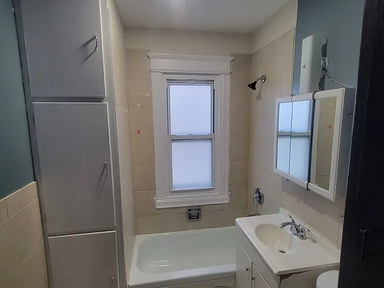73 Lounsbury St #3 — Photo 5
