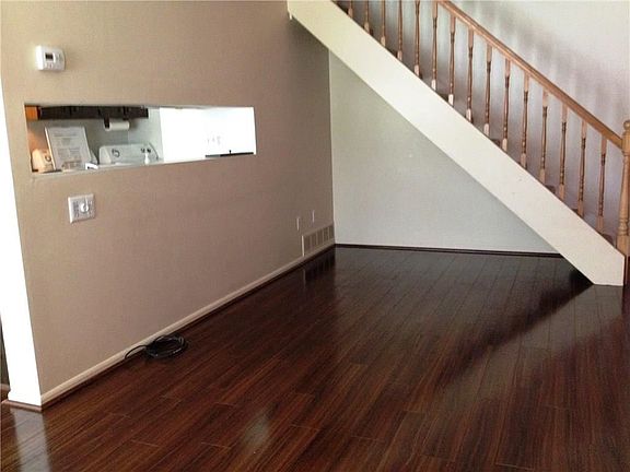 3rd image of 4 Falcon Ln W