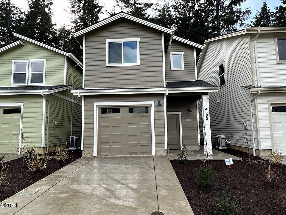 1st image of 4560 SE Fleming St #77