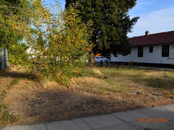 4708 N Maple St, Spokane, WA 99205