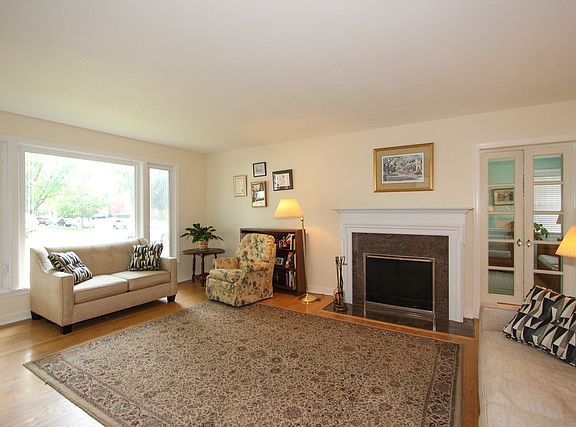 3rd image of 1701 N 77th Ave