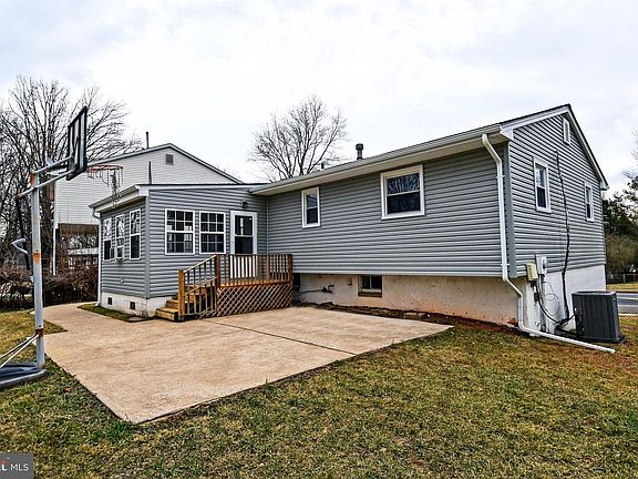 4th image of 4608 Eastlawn Ave