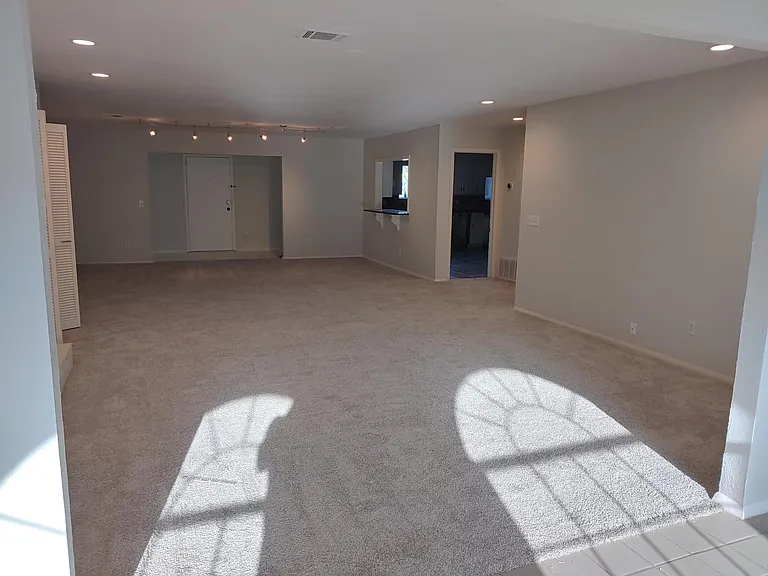 6229 Diane Dr — Photo 7