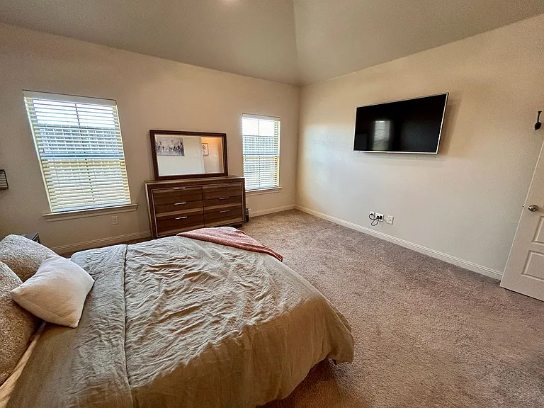 10317 Vernon Dr — Photo 12